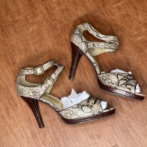 Pre-Treasured: Women’s Snake Print Heels